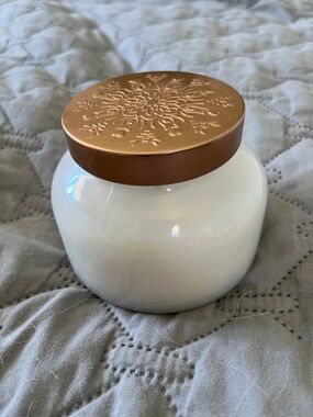 White Jar Candle with Embossed Copper Lid - Decorative Home Candle